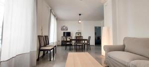 Posedenie v ubytovaní Apartamento MURILLO-PLAZA DE LA MAGDALENA