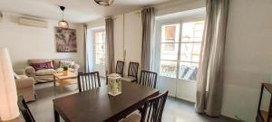 Posedenie v ubytovaní Apartamento MURILLO-PLAZA DE LA MAGDALENA