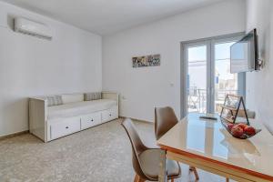 TV a/nebo společenská místnost v ubytování Sand house Antiparos