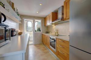 Kuchnia lub aneks kuchenny w obiekcie 2 bed-rooms with a view