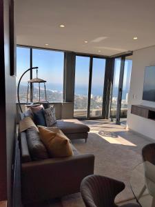 Μια τηλεόραση ή/και κέντρο ψυχαγωγίας στο Umhlanga Arch Luxury