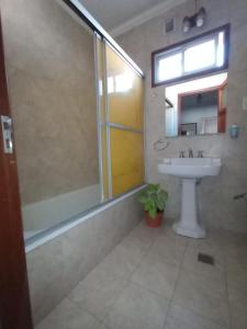 Ванна кімната в Sentite como en casa