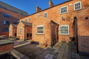Gallery image of Derby Cathedral Town House - 2 mins walk to city - FREE secure parking in Derby