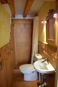 Koupelna v ubytování La Buhardilla de Calatañazor, tu rincón rural