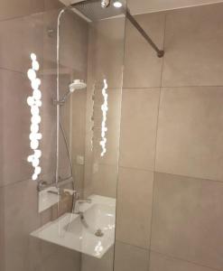 Et badeværelse på Lac et Montagne + 76 billeder