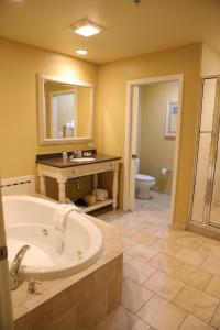 Unit at the Sheraton Broadway Plantation的一间浴室