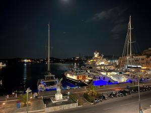 Fotografie z fotogalerie ubytování The nook suite v destinaci Ermupoli