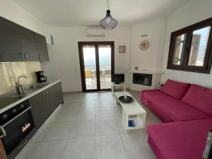 Nhà bếp/bếp nhỏ tại Plum Tree apartment with panoramic views