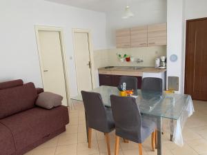 Kuchyňa alebo kuchynka v ubytovaní Apartments Mais Tisno