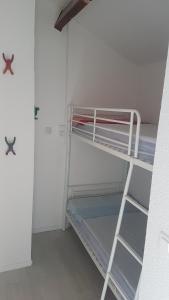 Photo de la galerie de l'établissement Appartement T2 avec cabine à St Pierre La Mer, à Fleury