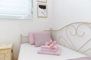 Posteľ alebo postele v izbe v ubytovaní Three bedroom apartment with sea view and secure private garage