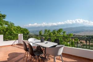 A general mountain view or a mountain view taken from A villát