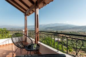 A general mountain view or a mountain view taken from A villát