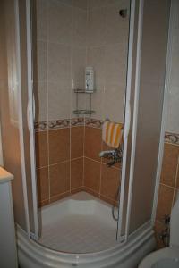 A bathroom at Konakli Apartments Izmir