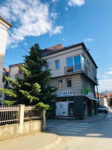 Το κτήριο όπου στεγάζεται  το διαμέρισμα