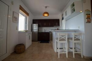 Kuchyňa alebo kuchynka v ubytovaní Private Villa Loutraki with Pool, BBQ & View
