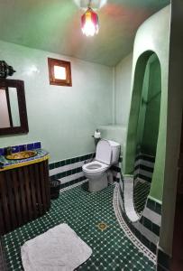Kylpyhuone majoituspaikassa Riad Atlas Imlil