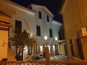 Zgradba, v kateri se nahaja apartma