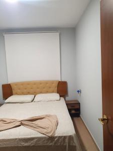 Ліжко або ліжка в номері Apartament Mali i Robit