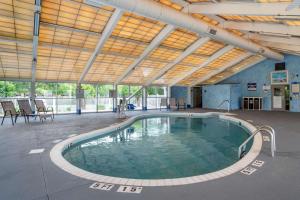 Bazén v ubytování Best Western Carlton Suites nebo v jeho okolí