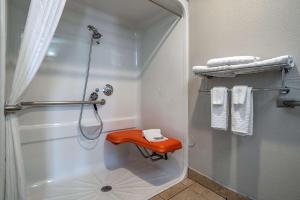 Koupelna v ubytování Best Western Carlton Suites
