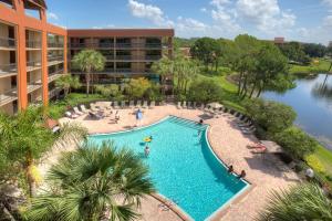 an overhead view of a swimming pool at a resort at Rosen Inn Lake Buena Vista in Orlando
