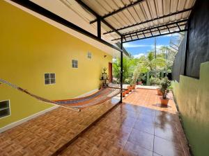 Gallery image of Yellow House in Quepos