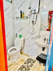 Koupelna v ubytování Homestay Vườn Tùng