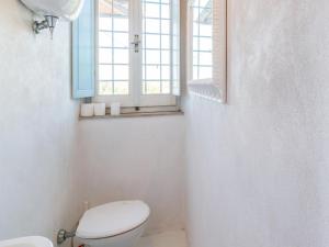 A bathroom at Holiday Home Gioiella near Trasimeno Lake