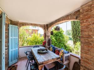 A balcony or terrace at Holiday Home Gioiella near Trasimeno Lake