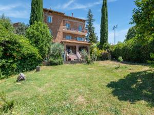 A garden outside Holiday Home Gioiella near Trasimeno Lake