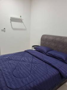 Een bed of bedden in een kamer bij Modern 4BR Double Storey @ Setia Alam