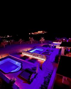 Bazén v ubytování Aurora Mykonos Villas nebo v jeho okolí