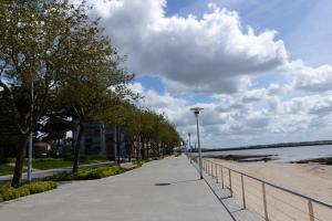 Afbeelding uit fotogalerij van Hotel La Belle Etoile in Saint-Nazaire