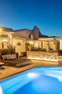 Bazén v ubytování Aurora Mykonos Villas nebo v jeho okolí