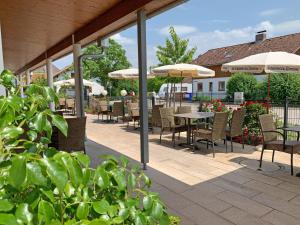 Garching an der AlzにあるHotel Heimfeld Restaurant Cafeのギャラリーの写真