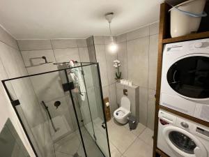 Koupelna v ubytování Amazing vacation flat + 16 fotografií