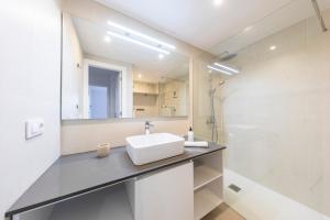 Koupelna v ubytování MEDANO4YOU Vitamin Sea Penthouse