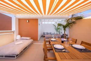 Posezení v ubytování MEDANO4YOU Vitamin Sea Penthouse