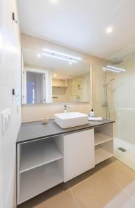 Koupelna v ubytování MEDANO4YOU Vitamin Sea Penthouse