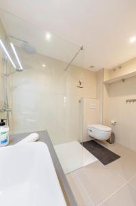 Koupelna v ubytování MEDANO4YOU Vitamin Sea Penthouse