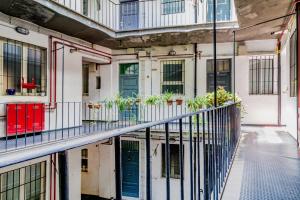 A balcony or terrace at When in Trastevere