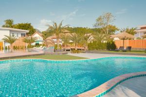 Басейн в Phi Phi Andaman Beach Resort або поблизу