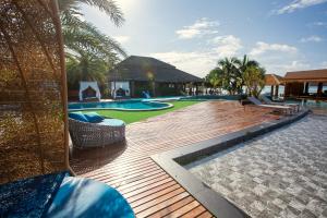 Басейн в Phi Phi Andaman Beach Resort або поблизу