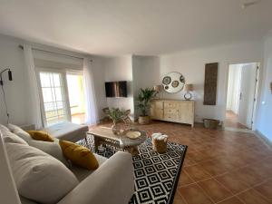 A seating area at Sol y mar