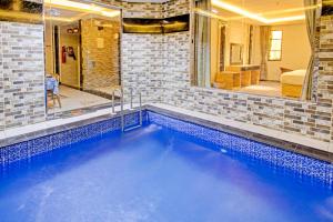 Piscine de l'établissement مساكن العاج ou située à proximité