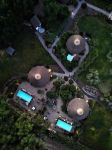 Bazén v ubytování Is Cheas wine farm boutique hotel nebo v jeho okolí