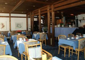 里斯登公寓酒店餐厅或其他用餐的地方