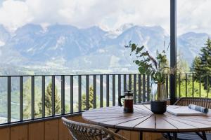 Widok na góry z tego aparthotelu