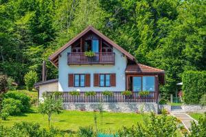 Vonkajšia záhrada v ubytovaní Holiday Home Mare near River